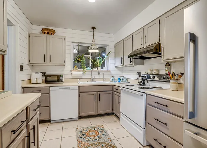 Close To Golf & Casinos! Sun Getaway *